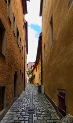  Small alleyway in old town 