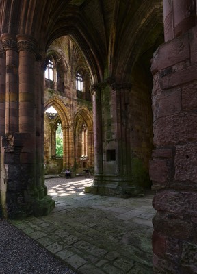  Melrose Abbey 