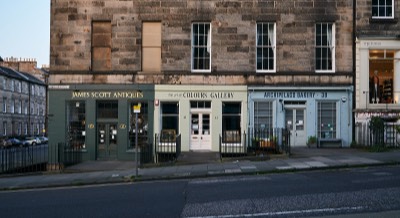  Dundas Street 