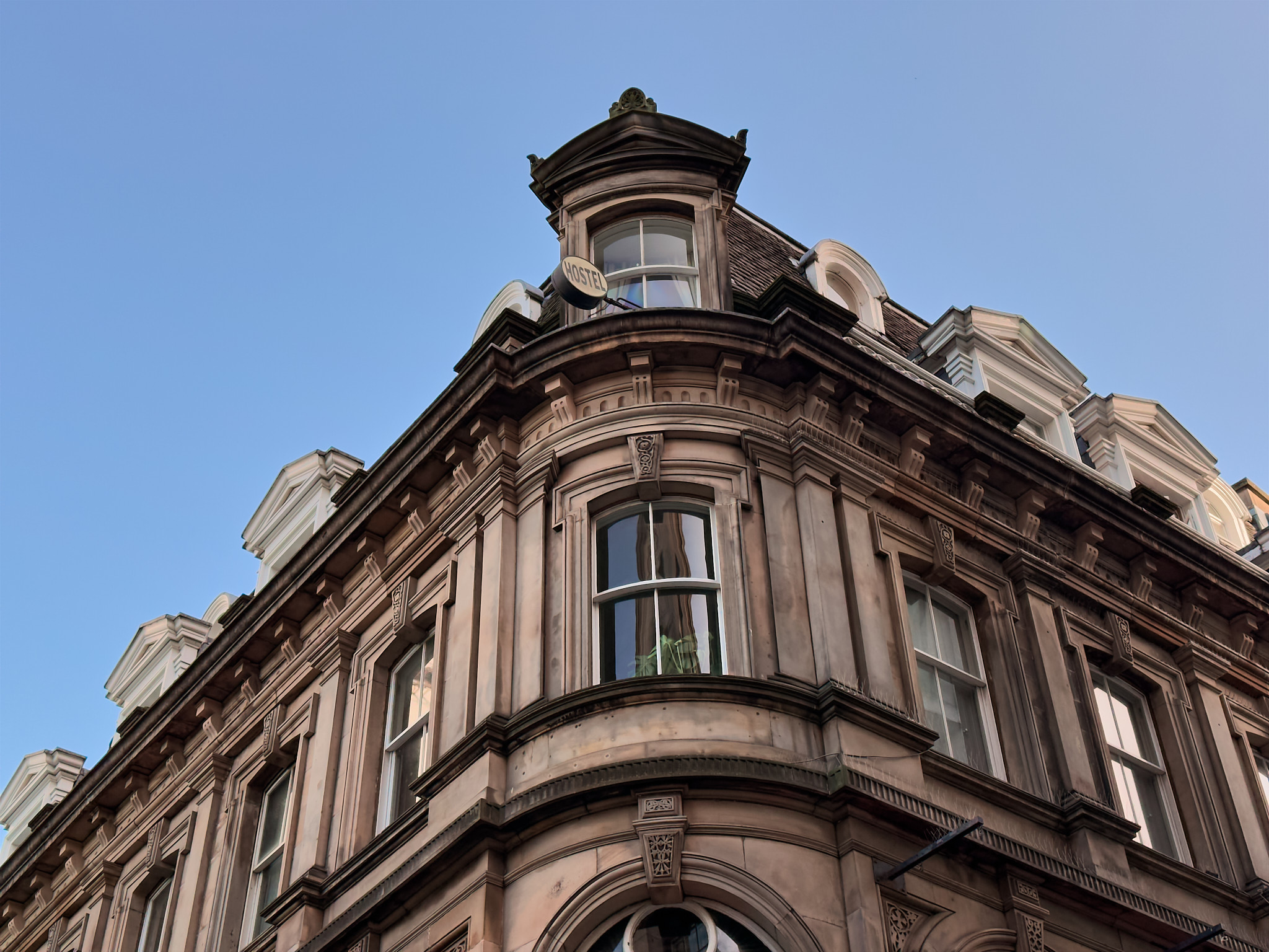  Hostel in New Town above Cafe Royal, West Register Street 