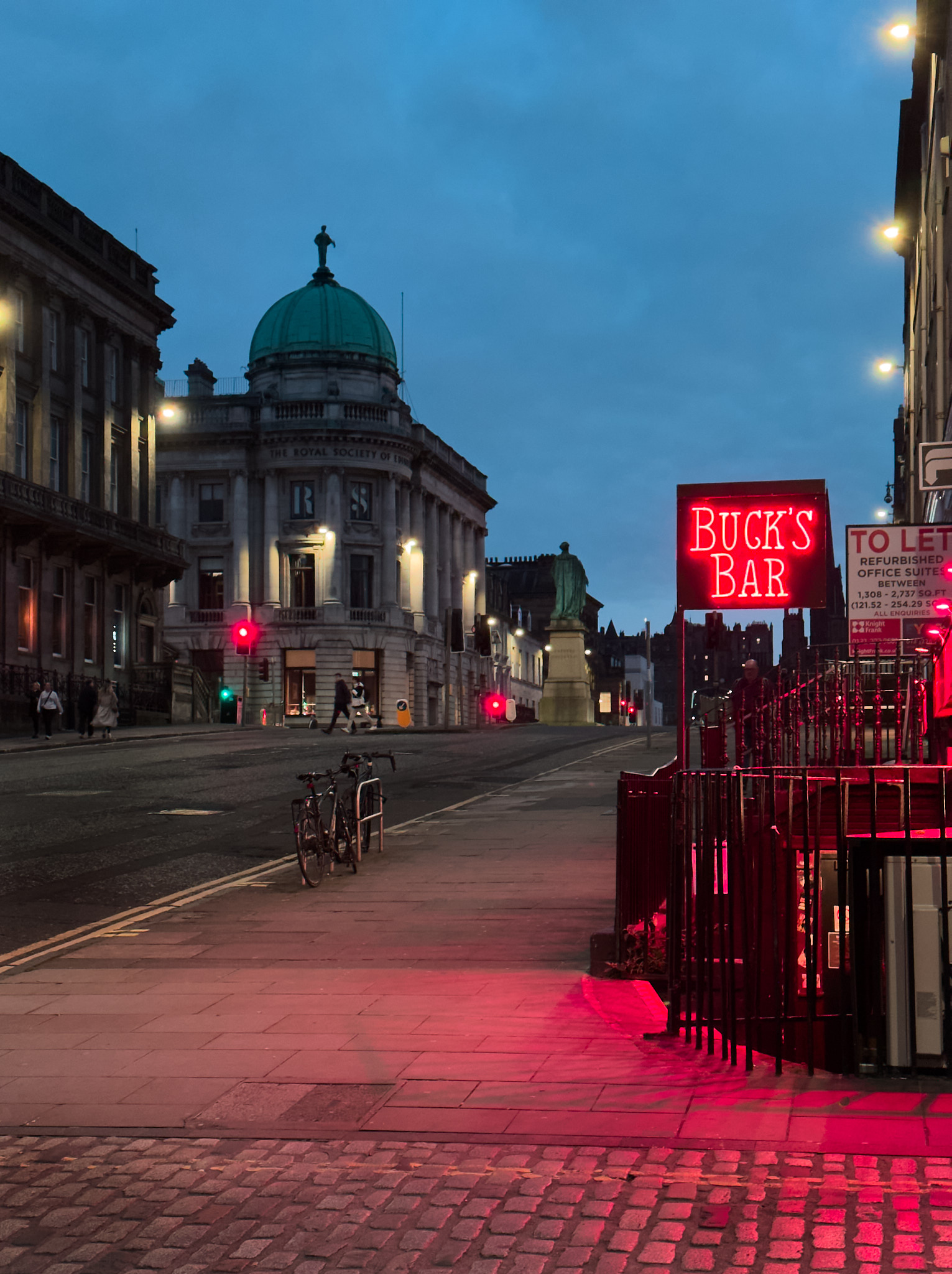 Hanover Street, Bucks Bar 
