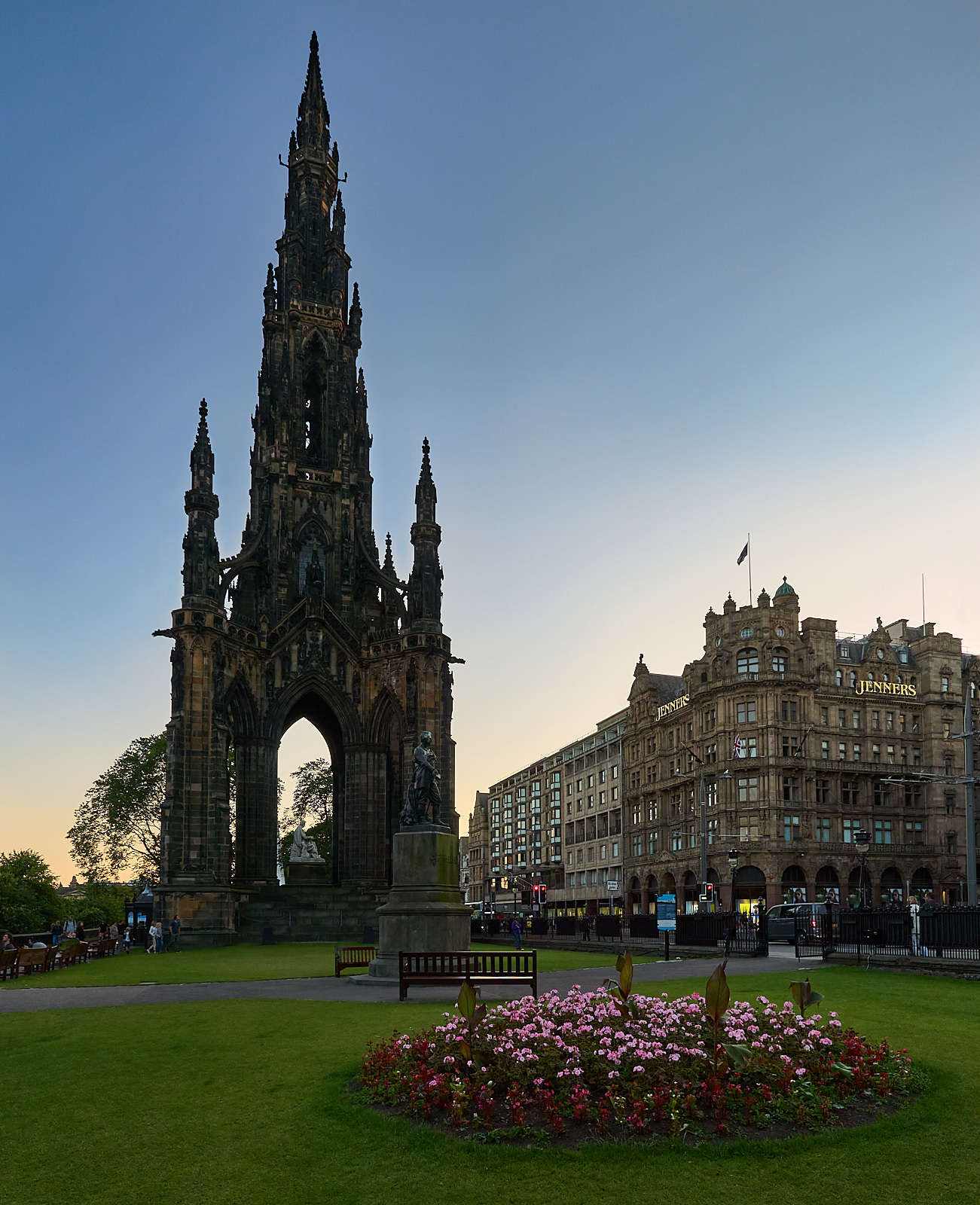  Scott Monument 