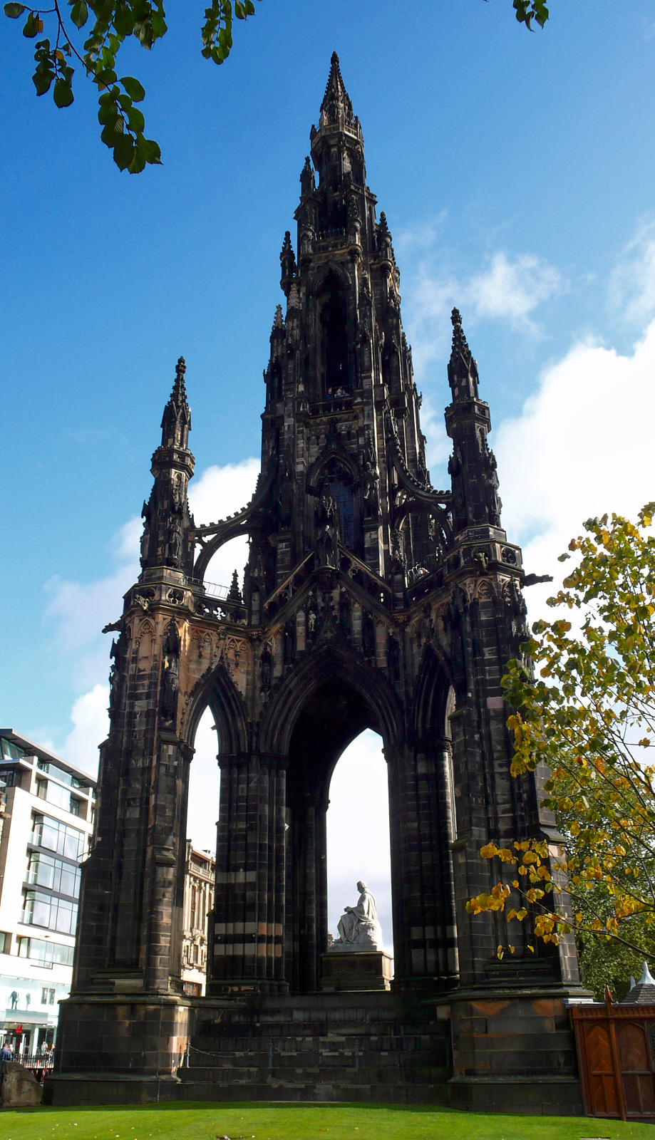  Scott Monument 