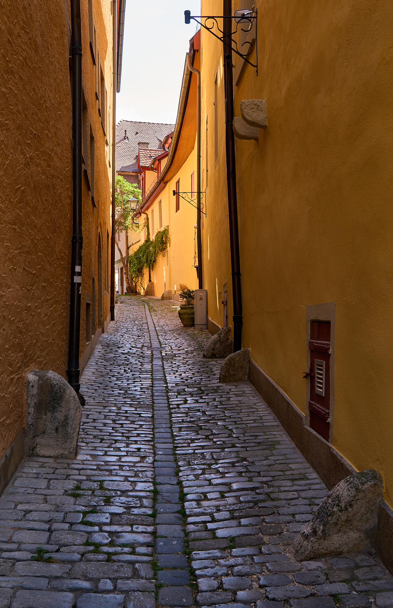  Alleyway near the Market place 