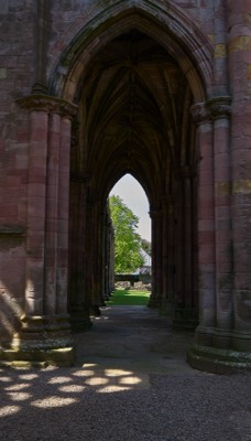  Melrose Abbey 