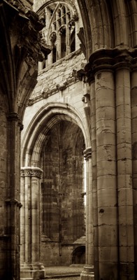  Melrose Abbey 