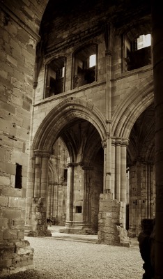 Melrose Abbey 