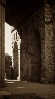  Melrose Abbey 