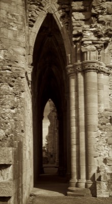  Melrose Abbey 