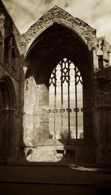  Melrose Abbey 