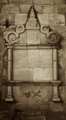  Melrose Abbey 