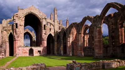  Melrose Abbey 