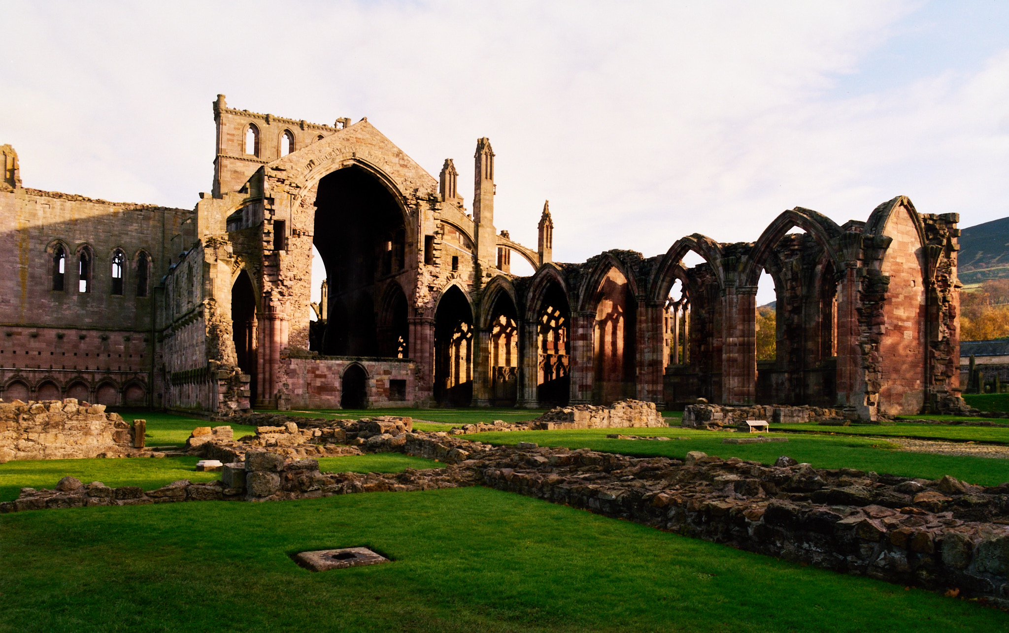  Melrose Abbey 
