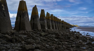  Cramond Island, Edinburgh,  causeway with anti-boat pylons 