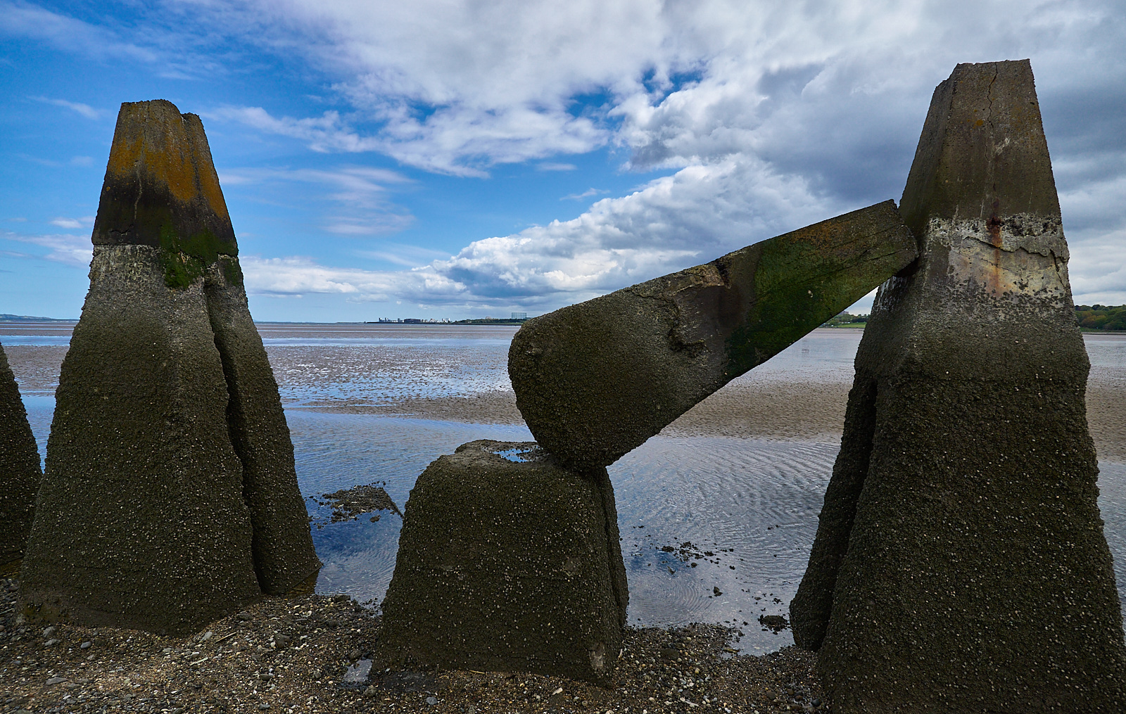  Cramond Island, Edinburgh, anti-boat pylons 