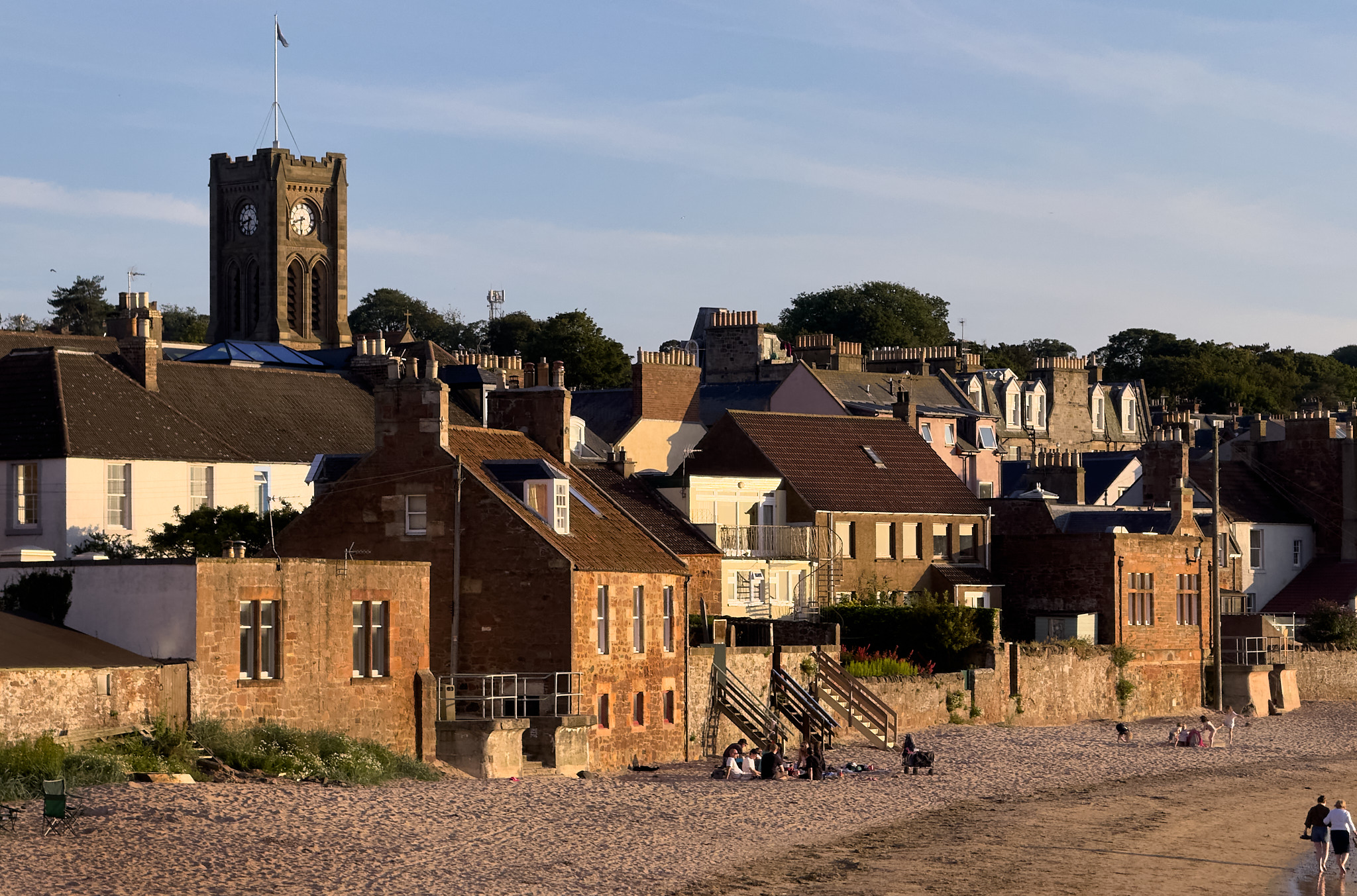  North Berwick - Beach and old town 