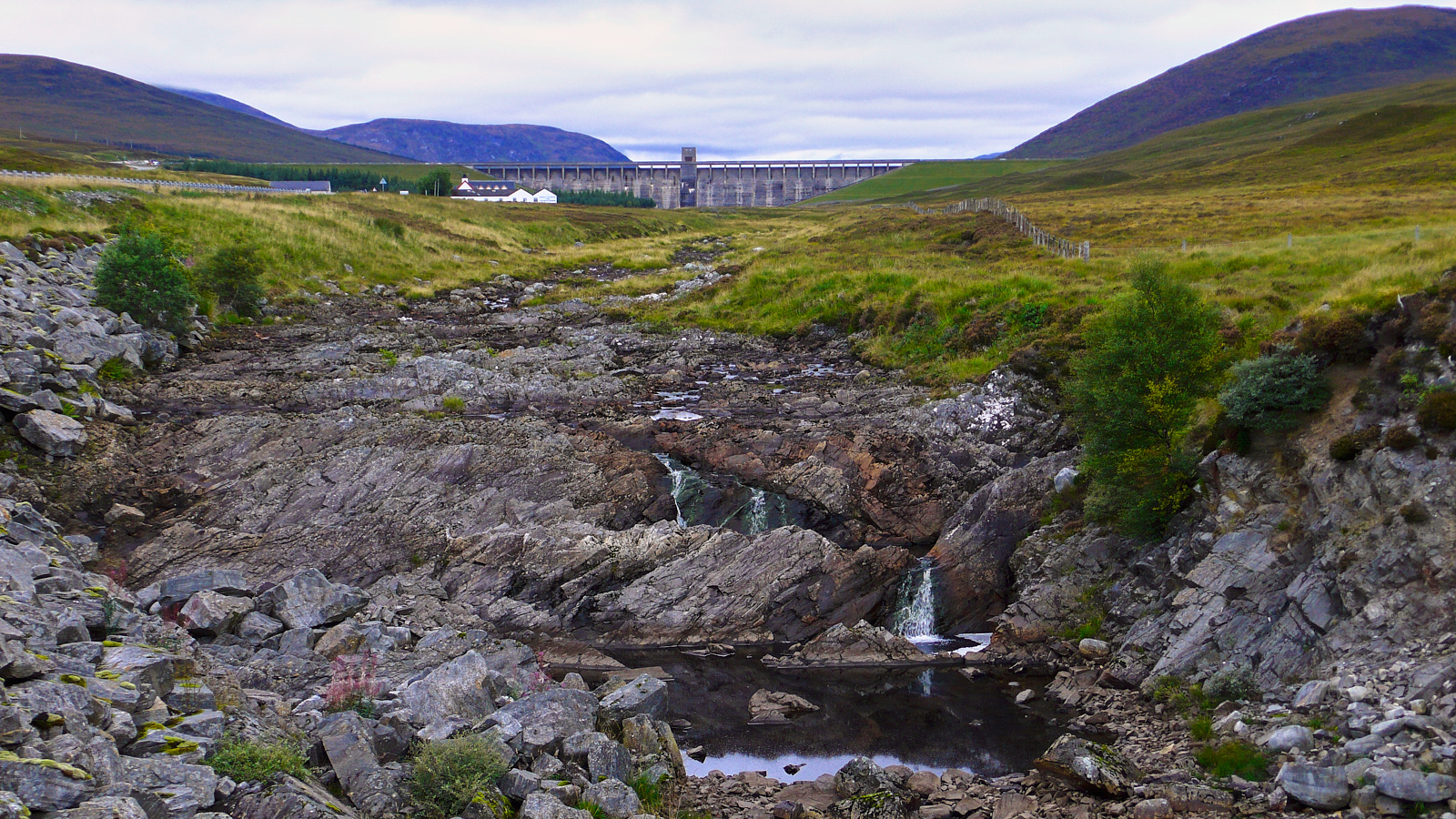  Loch Glascarnoch and Glascarnoch dam 